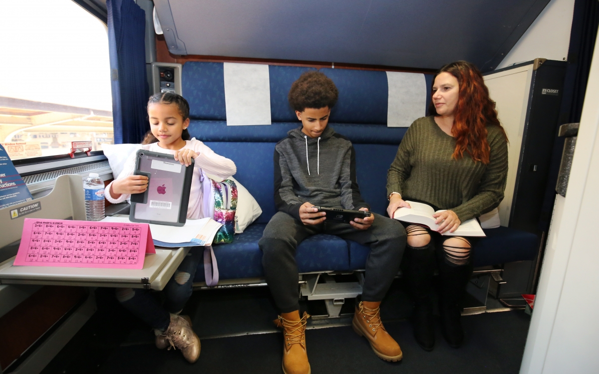 family_onboard_superliner_7167z